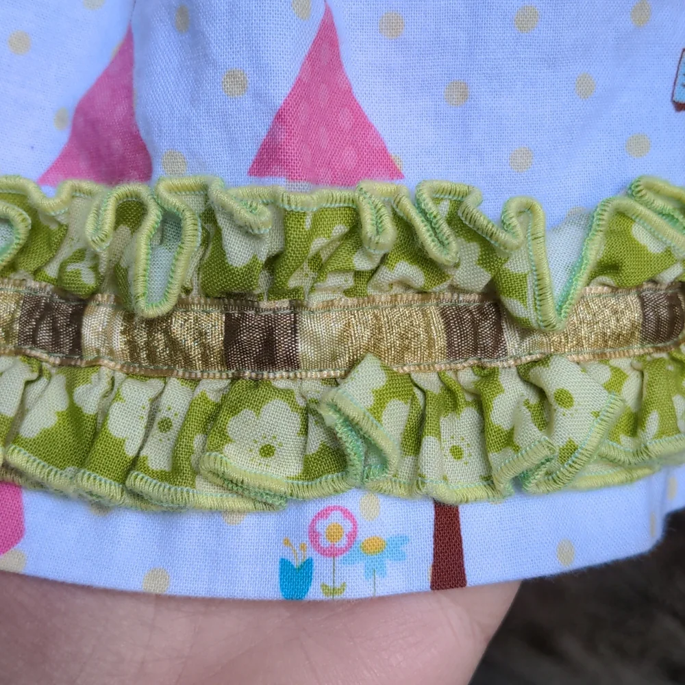 Dress or pinafore with gathers & ruffles 12-18 - Picture 4 of 11